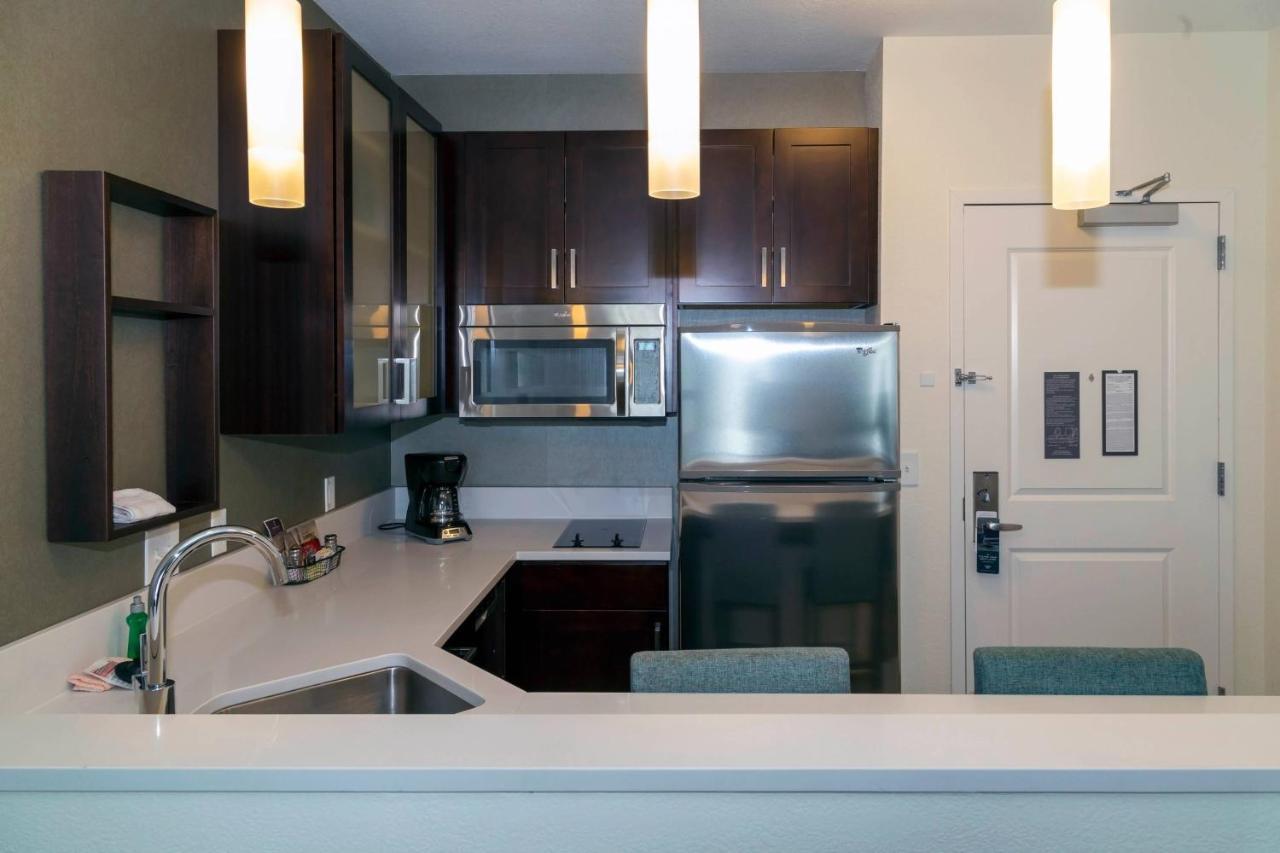 Hotel By Marriott Cleveland At The Emerald Event Center 3*