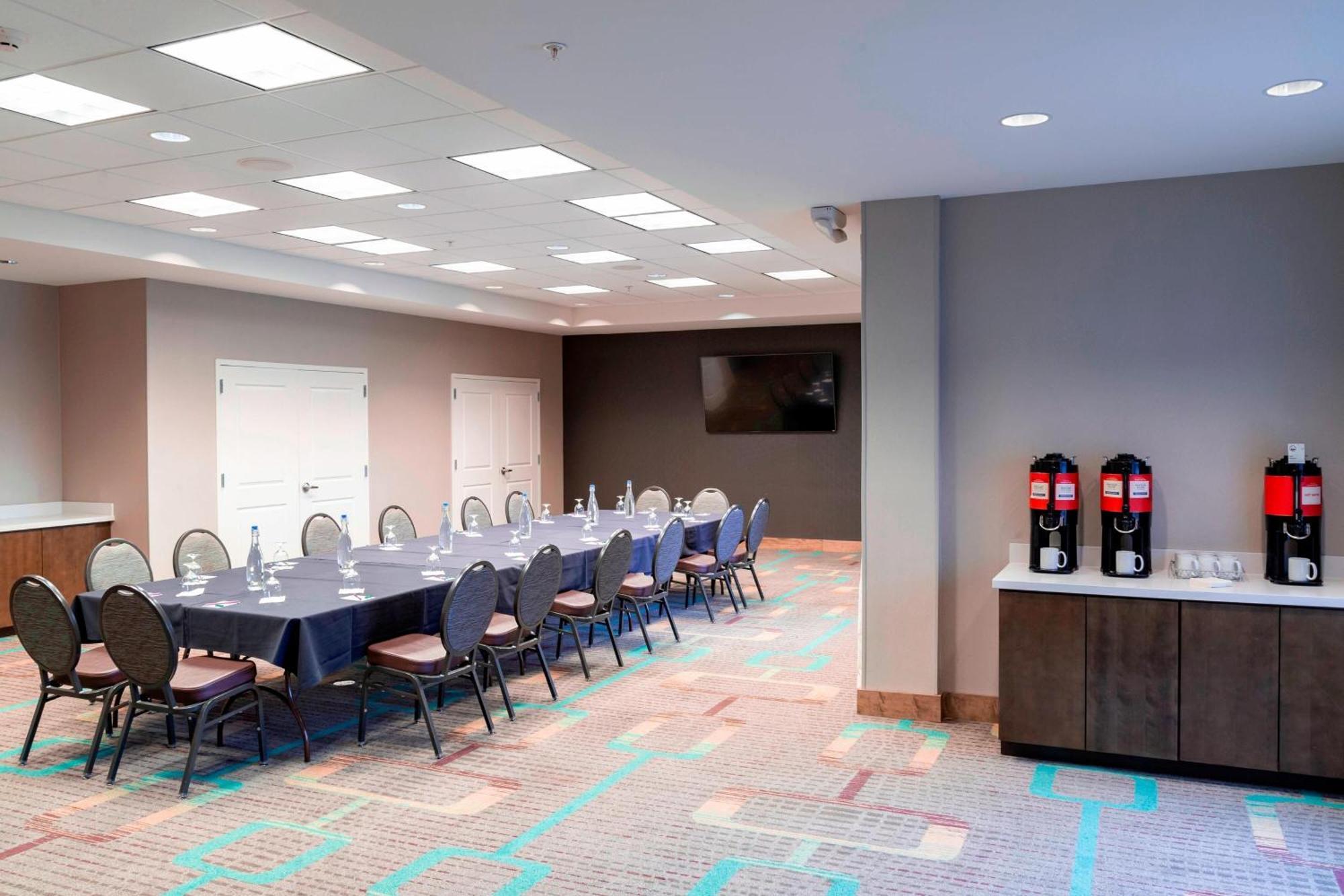 By Marriott Cleveland At The Emerald Event Center Hotel Avon
