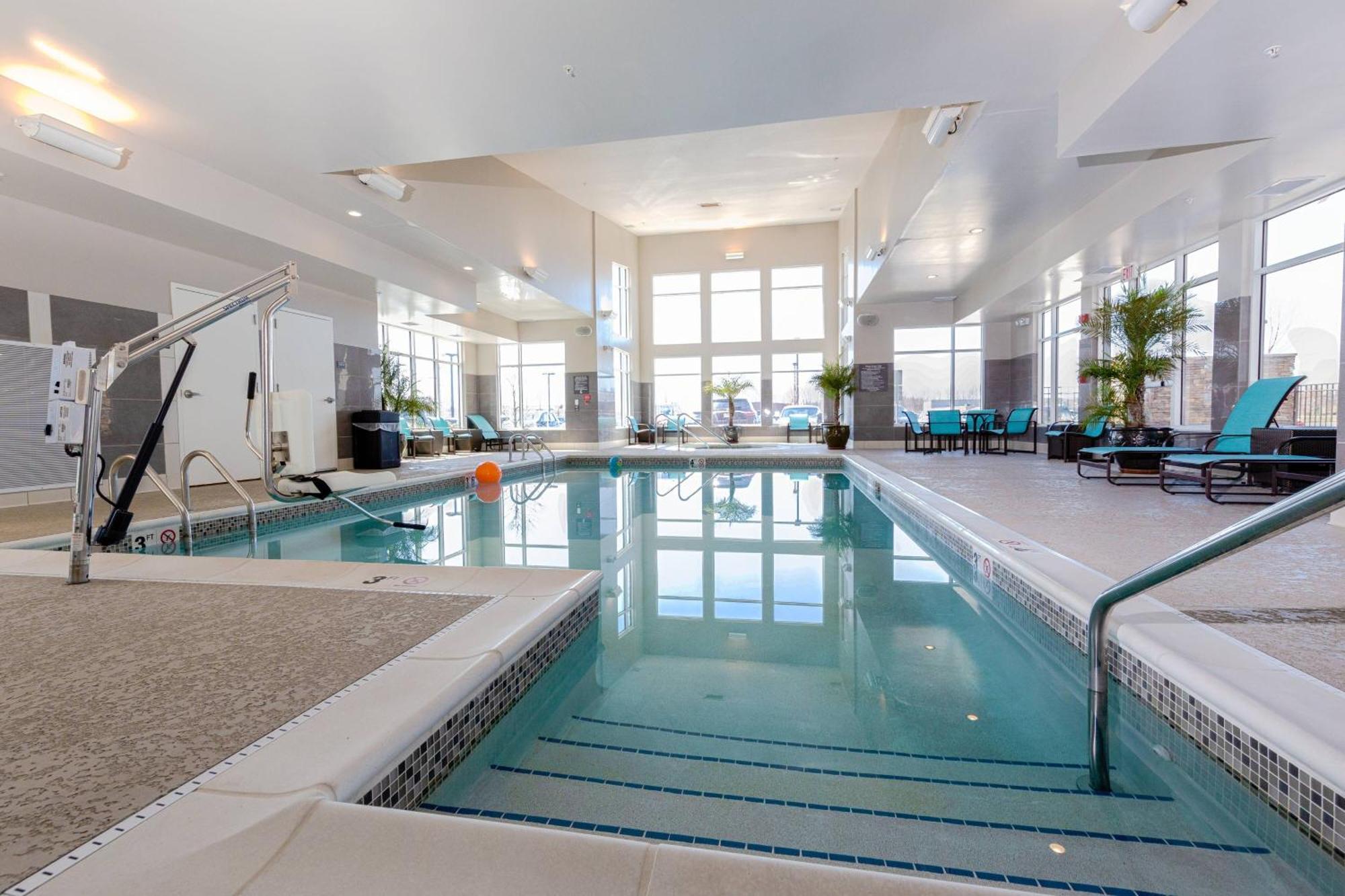 Hotel By Marriott Cleveland At The Emerald Event Center