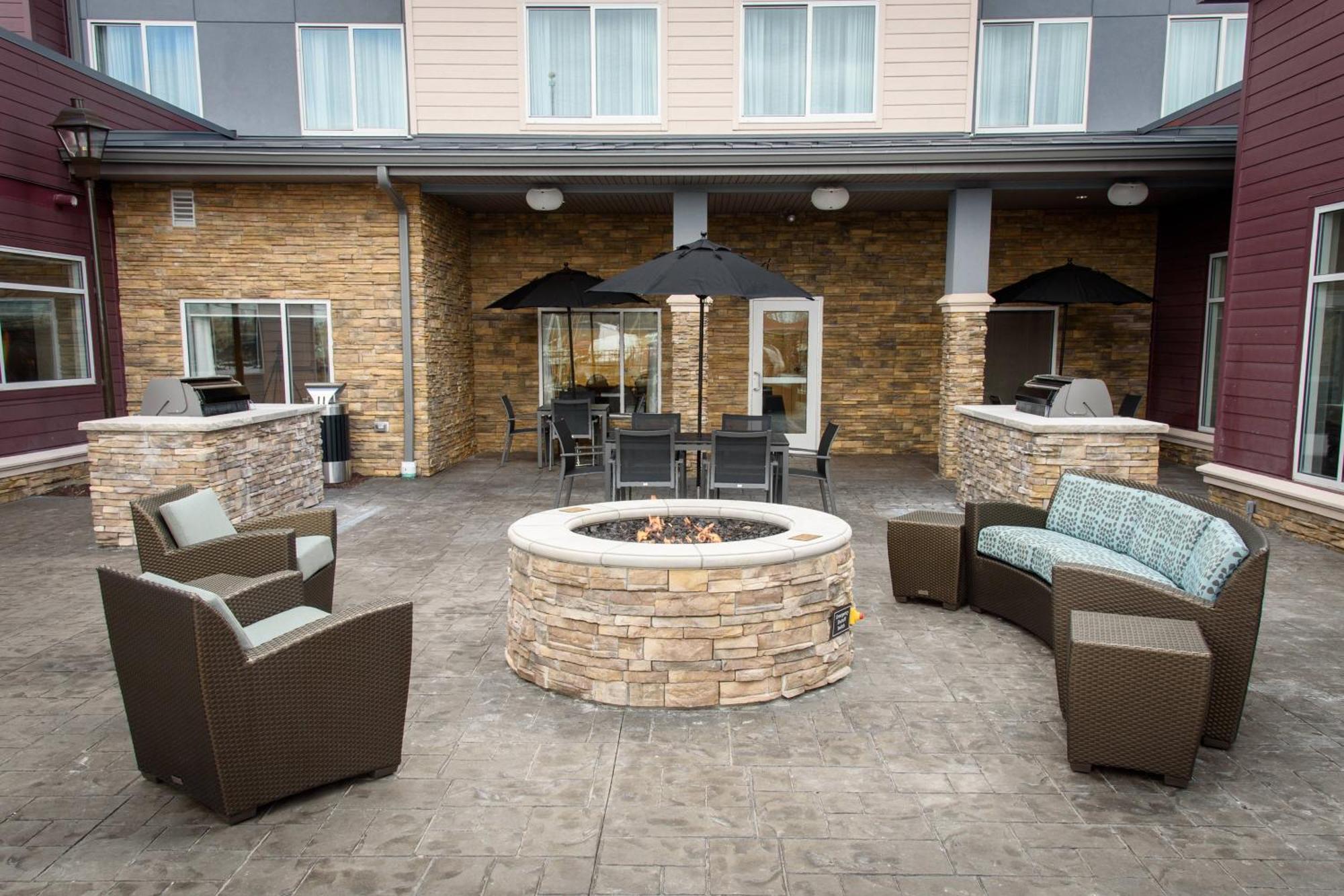 Hotel By Marriott Cleveland At The Emerald Event Center Avon
