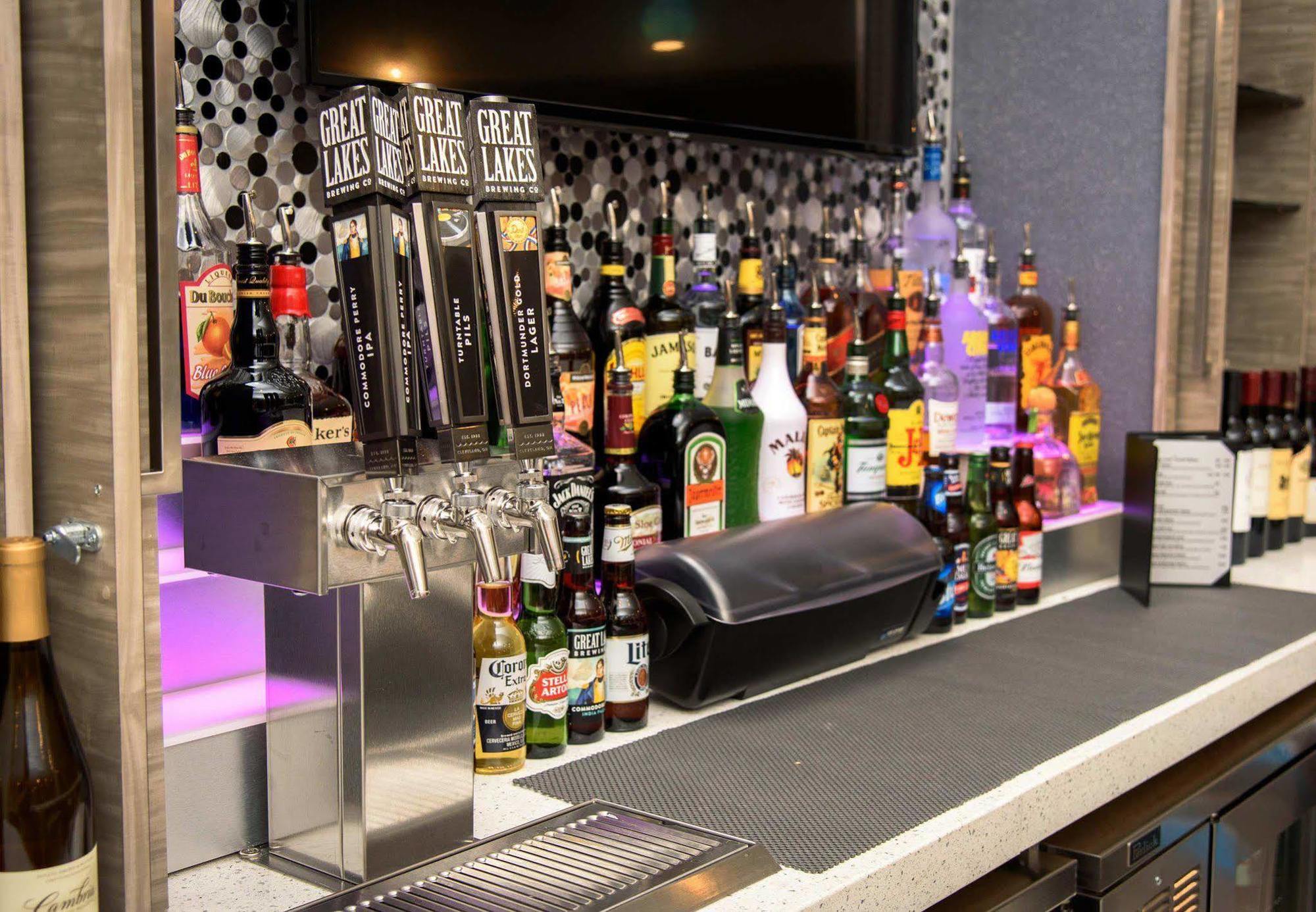 Hotel By Marriott Cleveland At The Emerald Event Center Avon